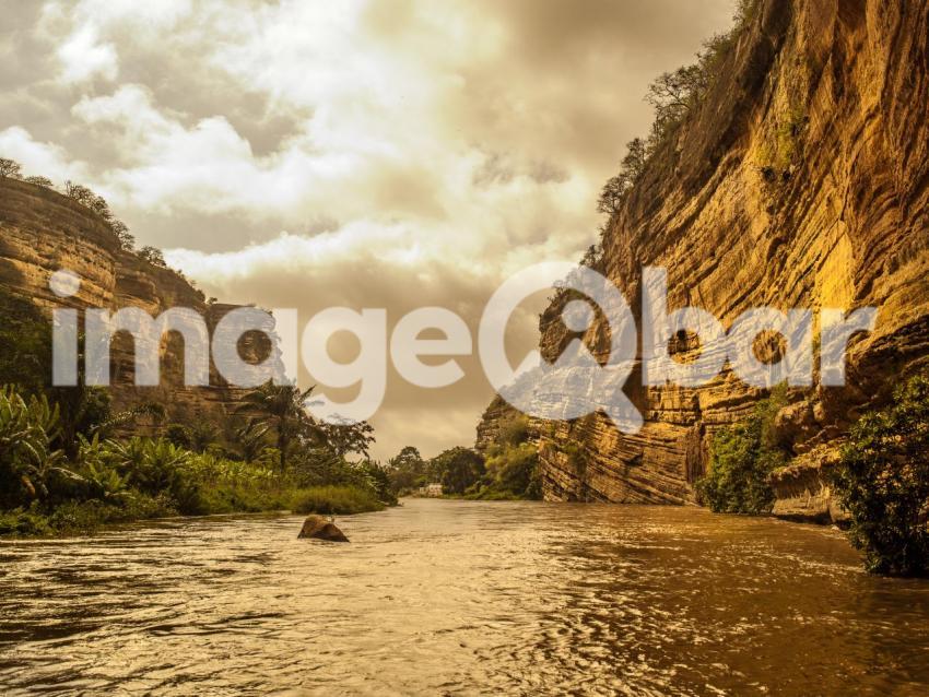 Keve River , Quanza sul